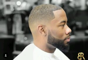Short black men’s haircut-Low Shape Blur + Juice Cut + Beard